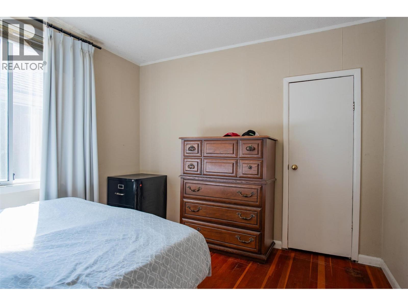 1338 Third Avenue, Trail