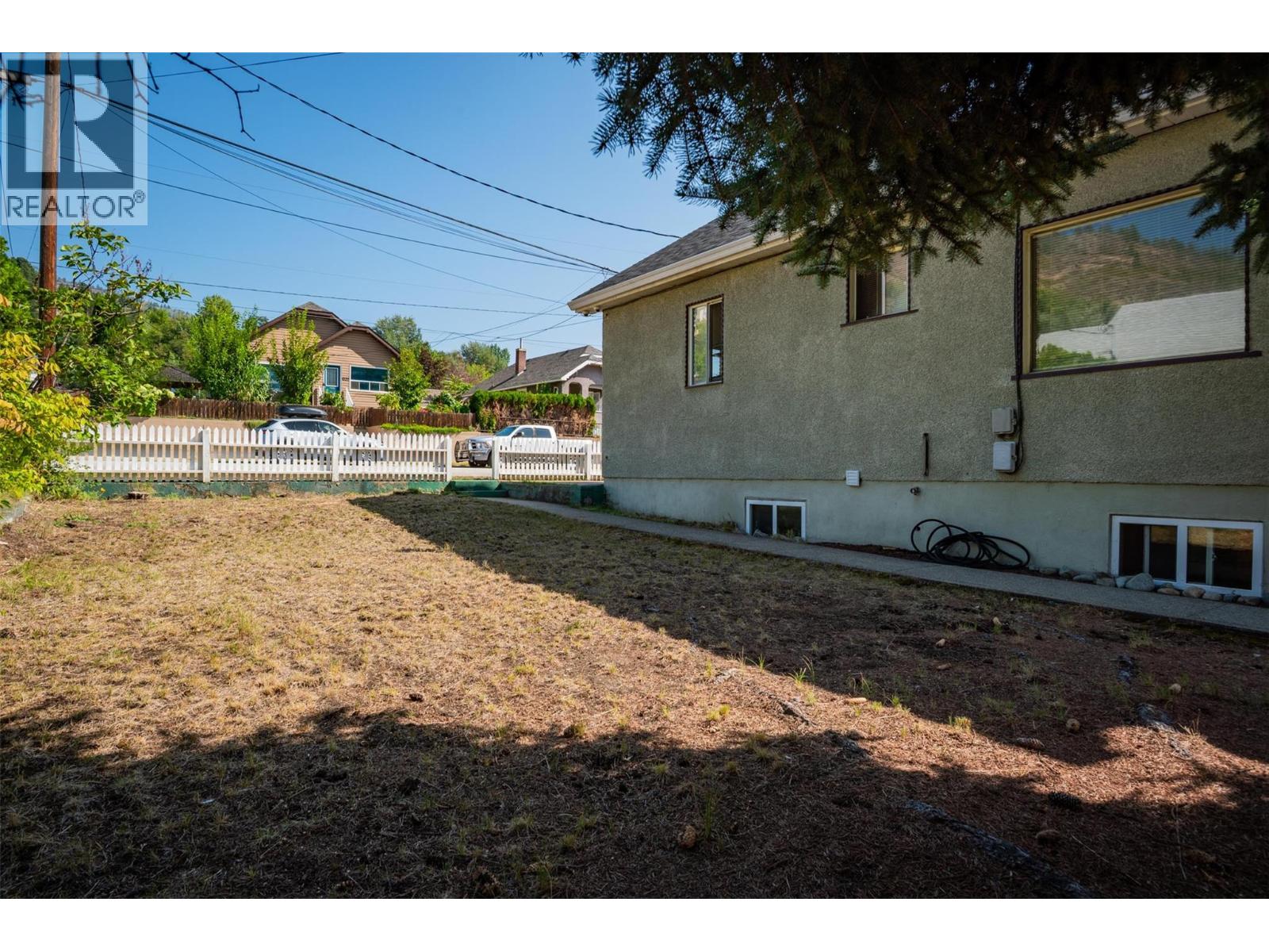 1338 Third Avenue, Trail