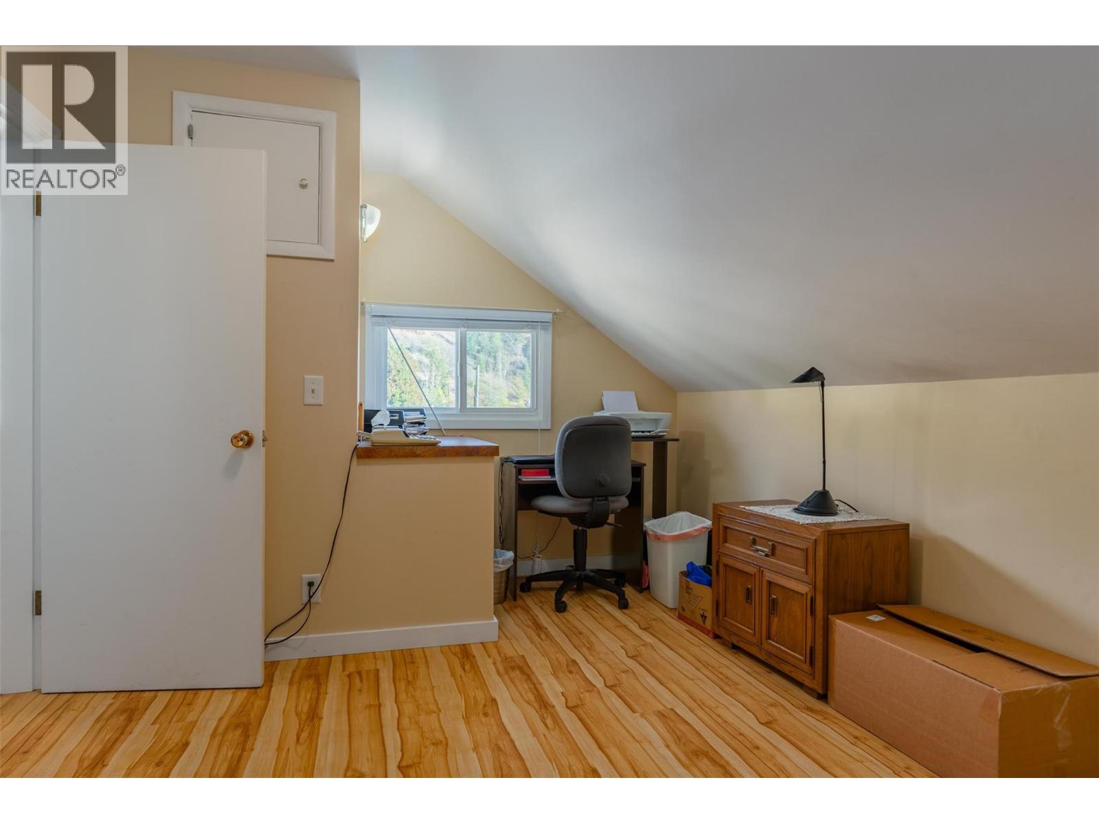 1631 Fifth Avenue, Trail