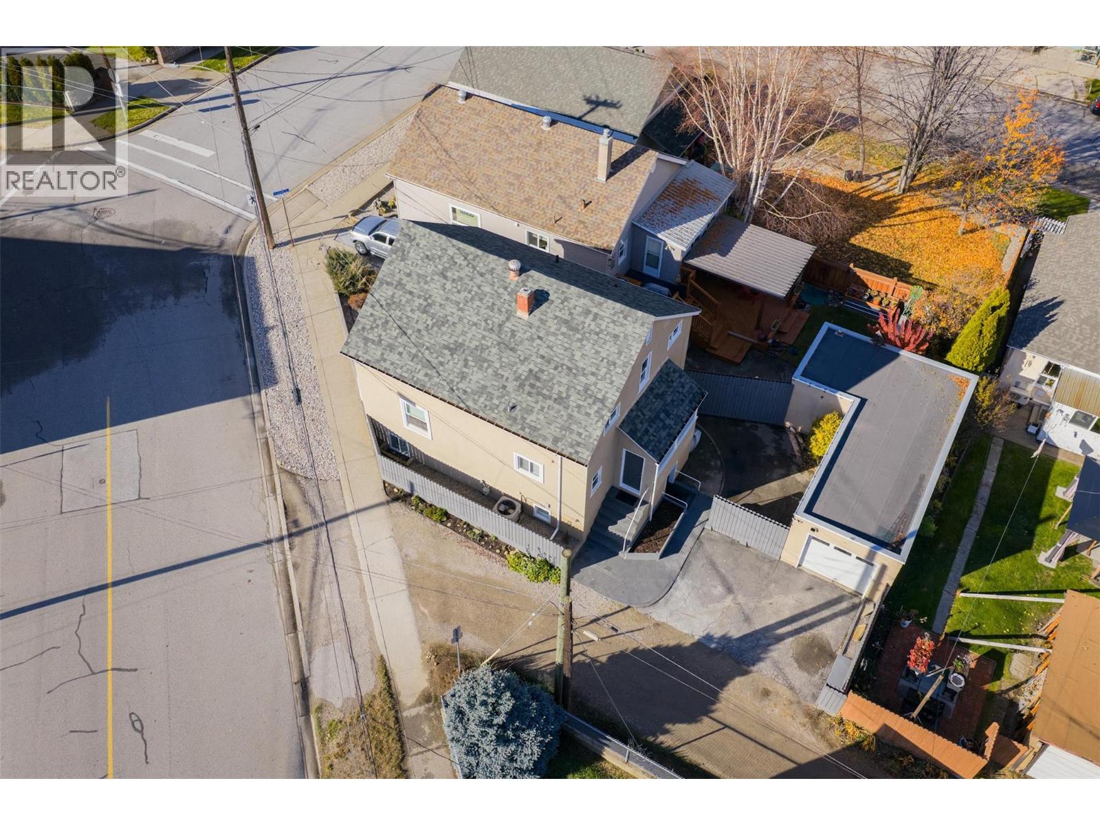 1631 Fifth Avenue, Trail