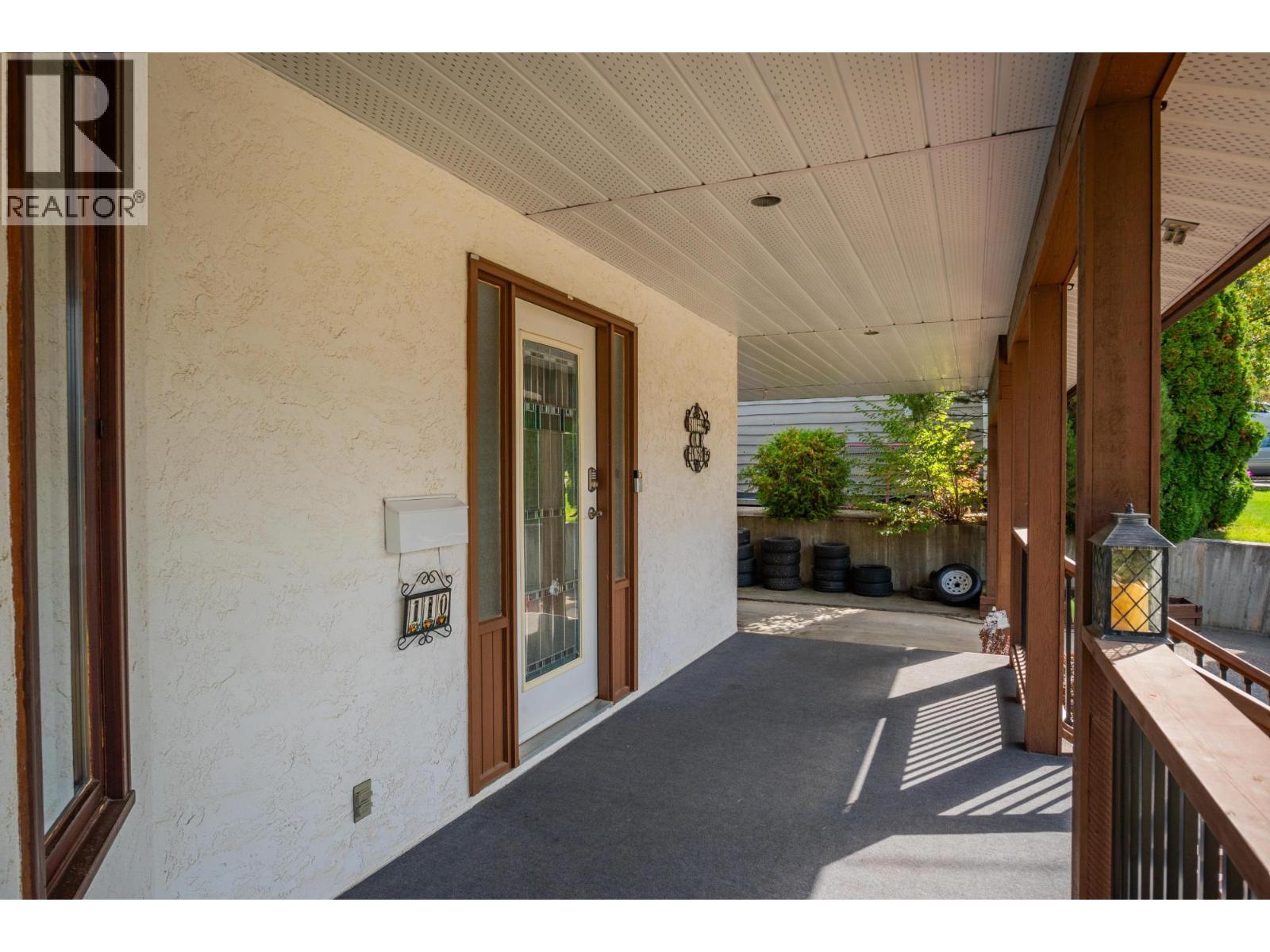 110 CEDAR Avenue, Fruitvale