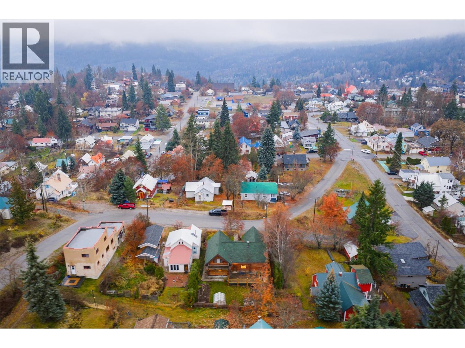 2266 Fifth Avenue, Rossland