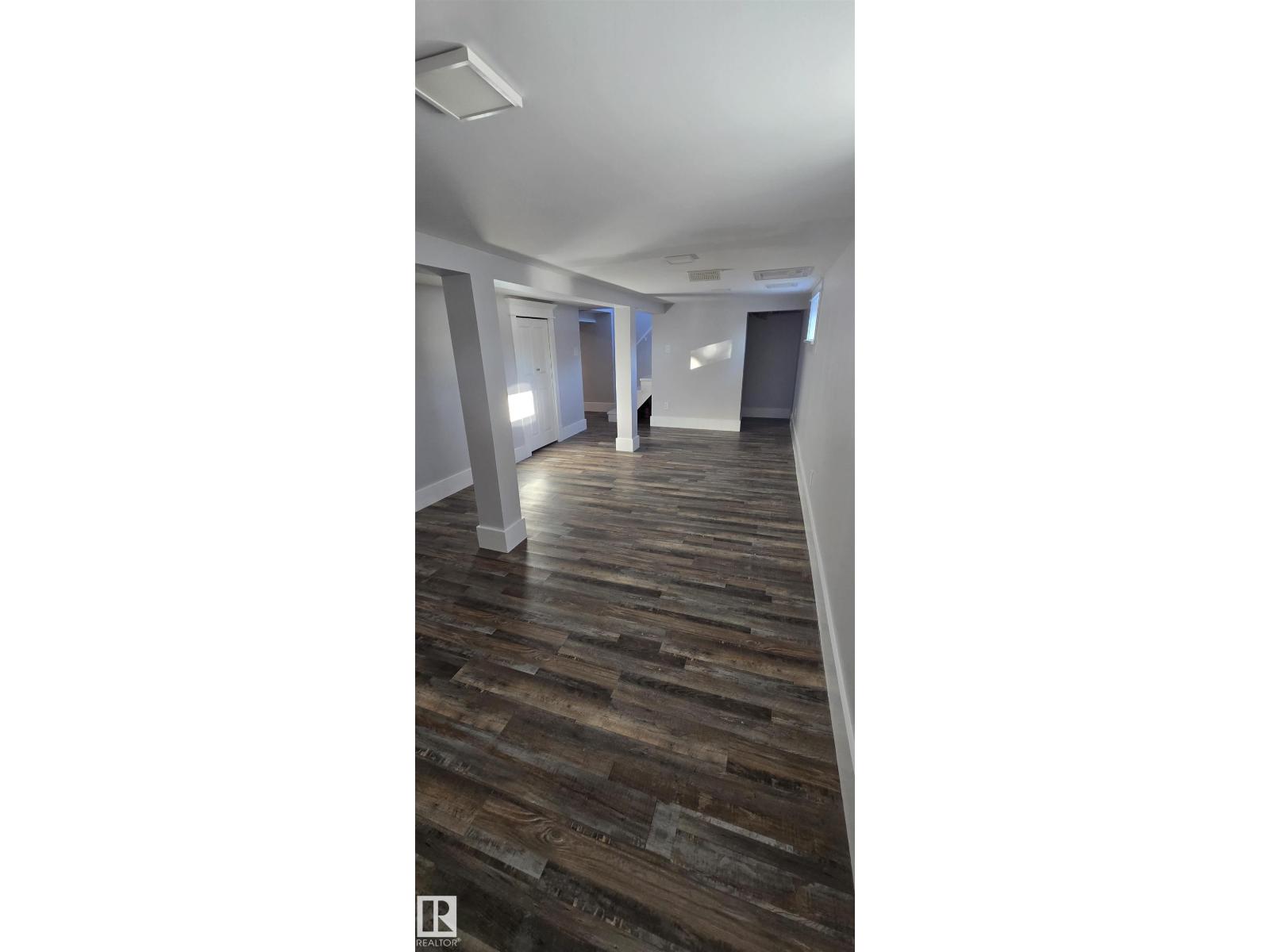 5023 53 ST - 10