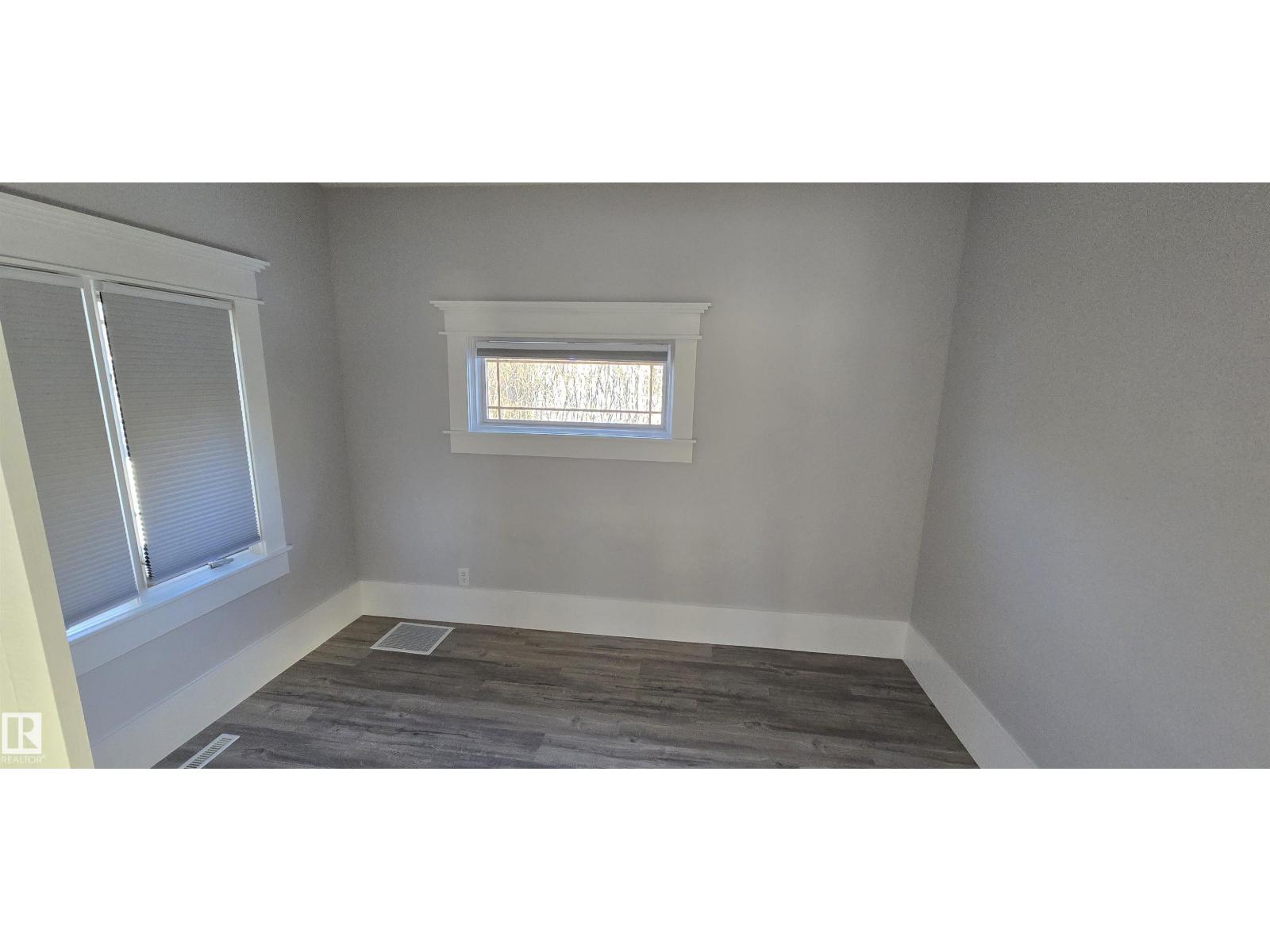 5023 53 ST - 13