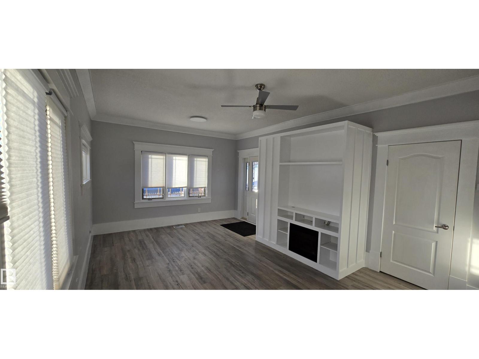 5023 53 ST - 17