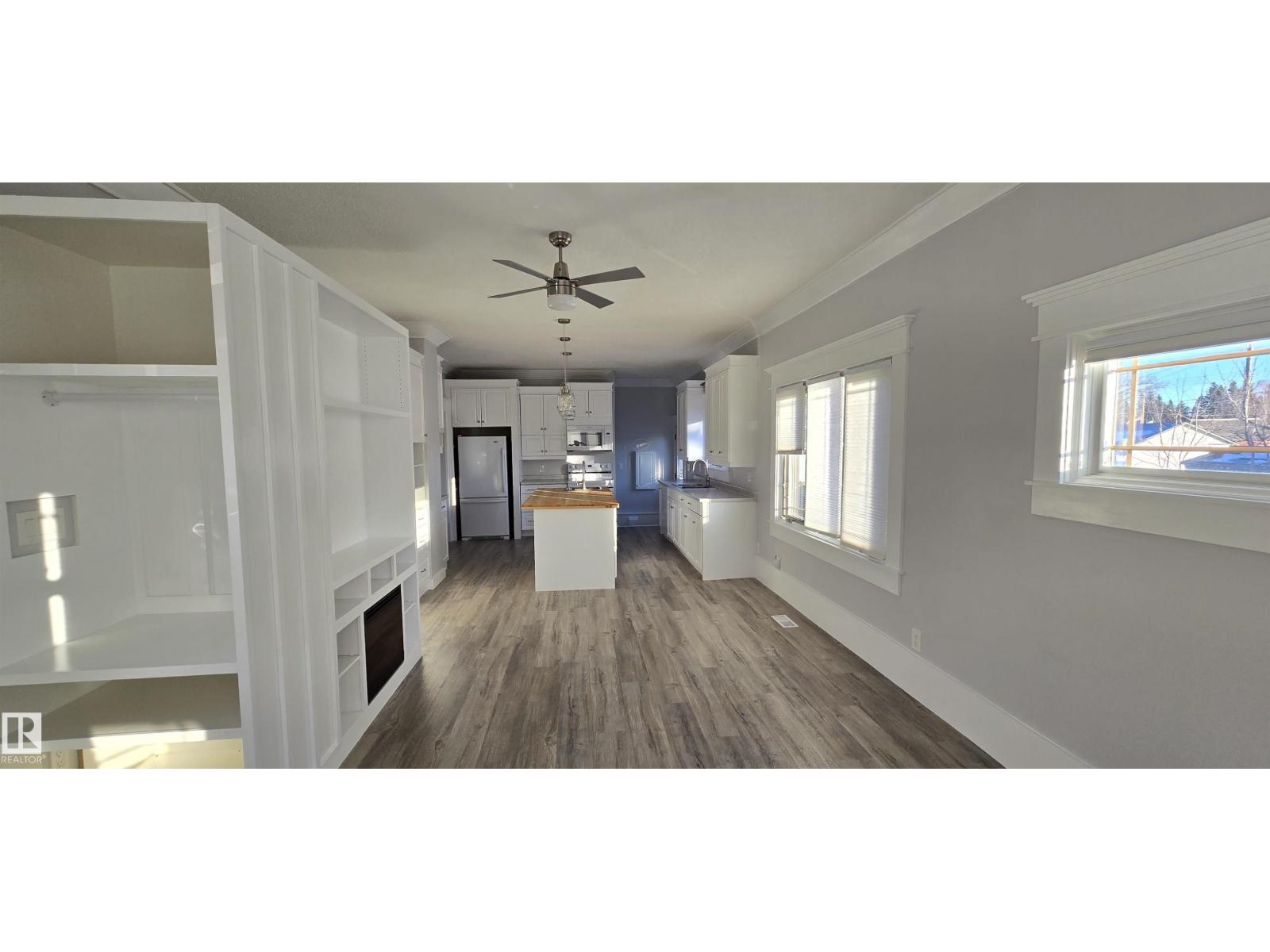 5023 53 ST - 19