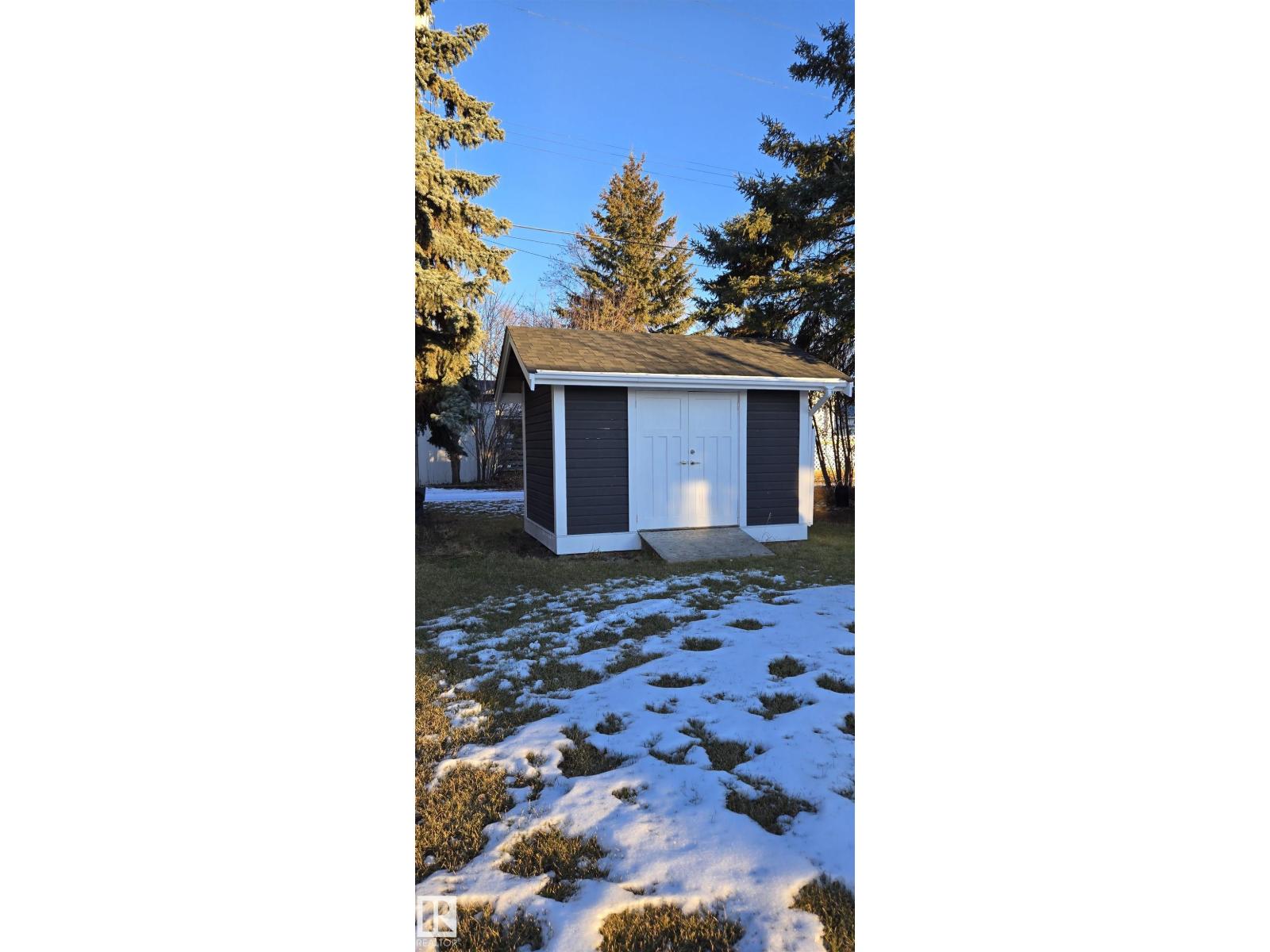 5023 53 ST - 25