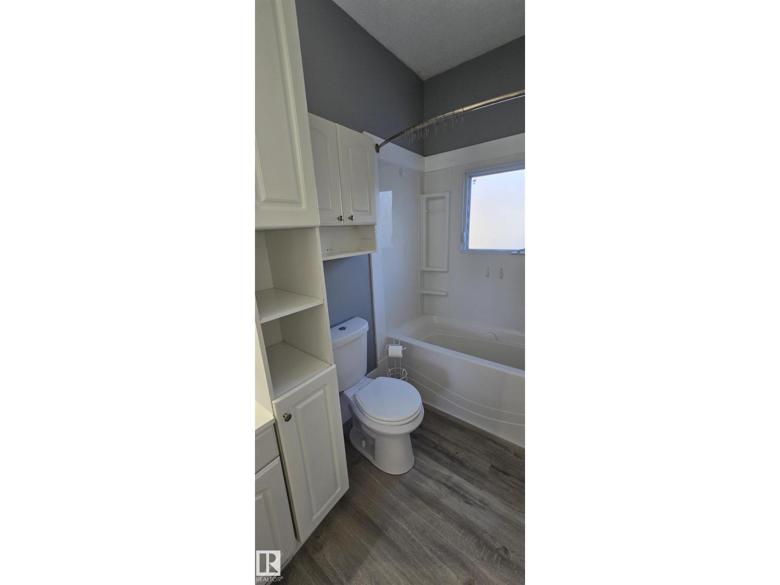 5023 53 ST - 4