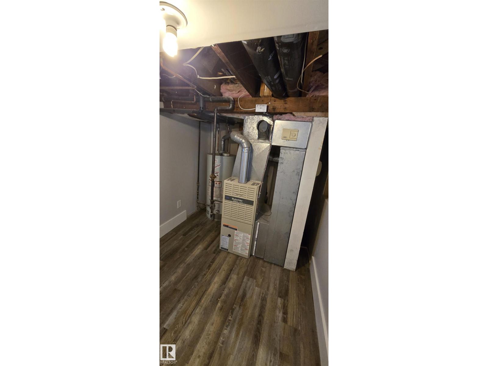 5023 53 ST - 8