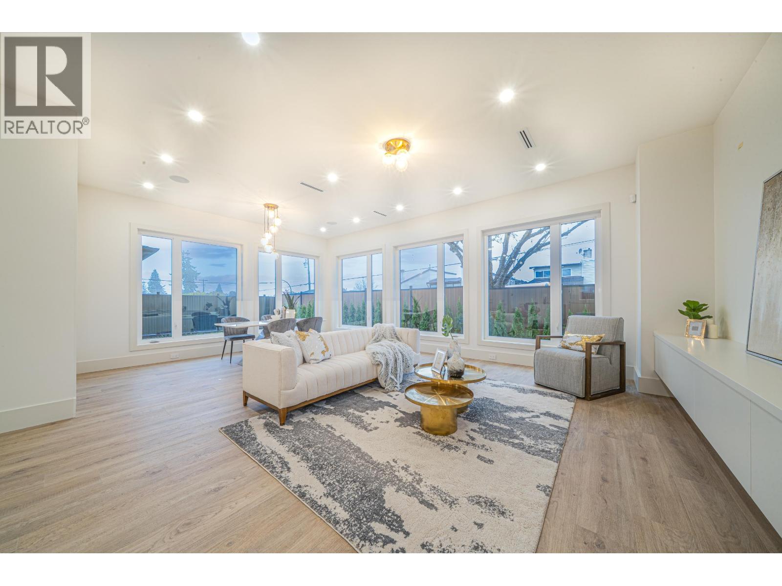 6708 WINCH STREET, Burnaby