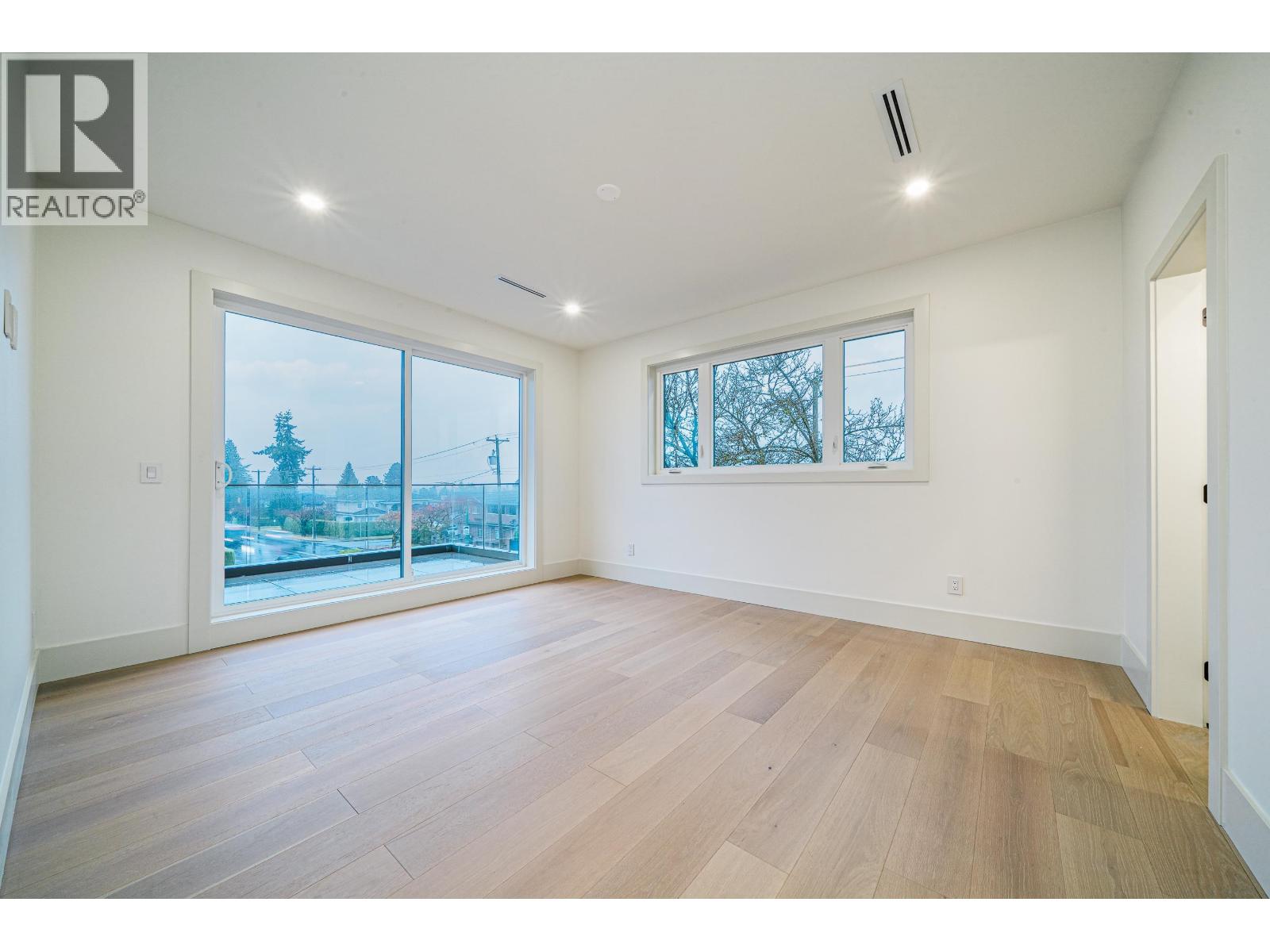 6708 WINCH STREET, Burnaby