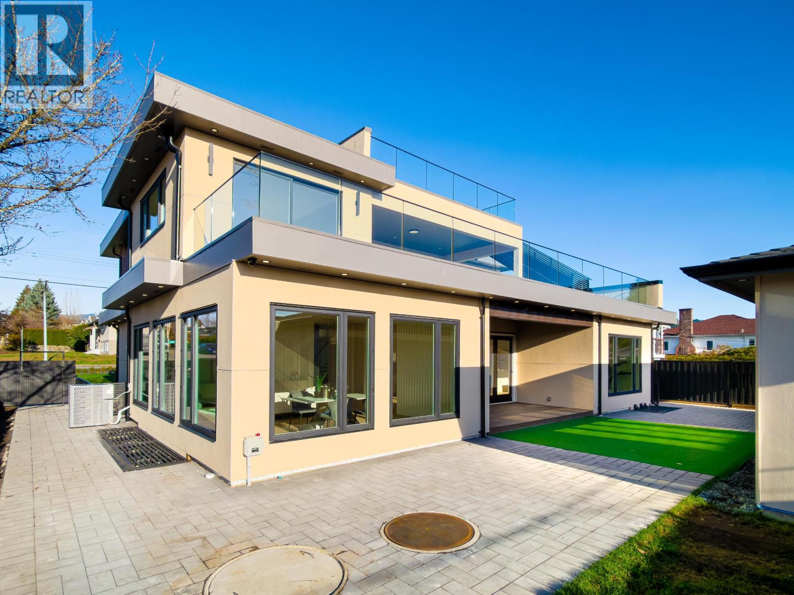 6708 WINCH STREET, Burnaby