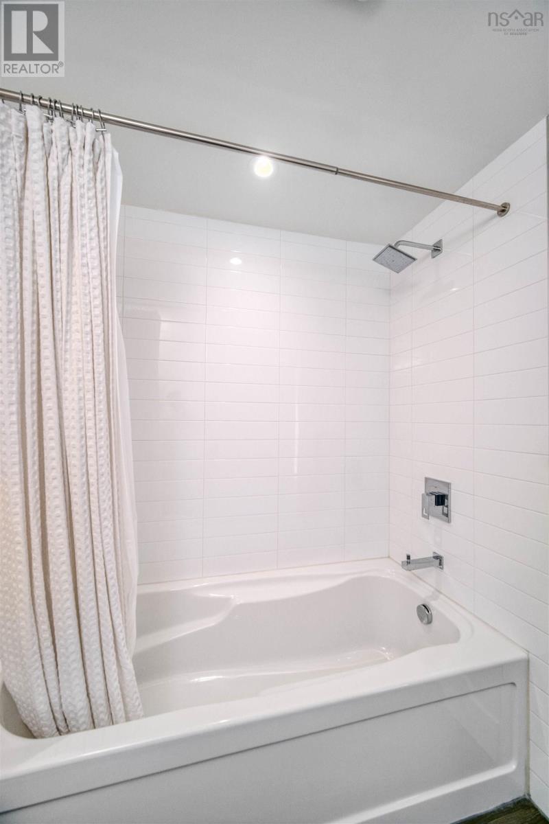 Property 36 of 49 of 1003 67 Kings Wharf Place