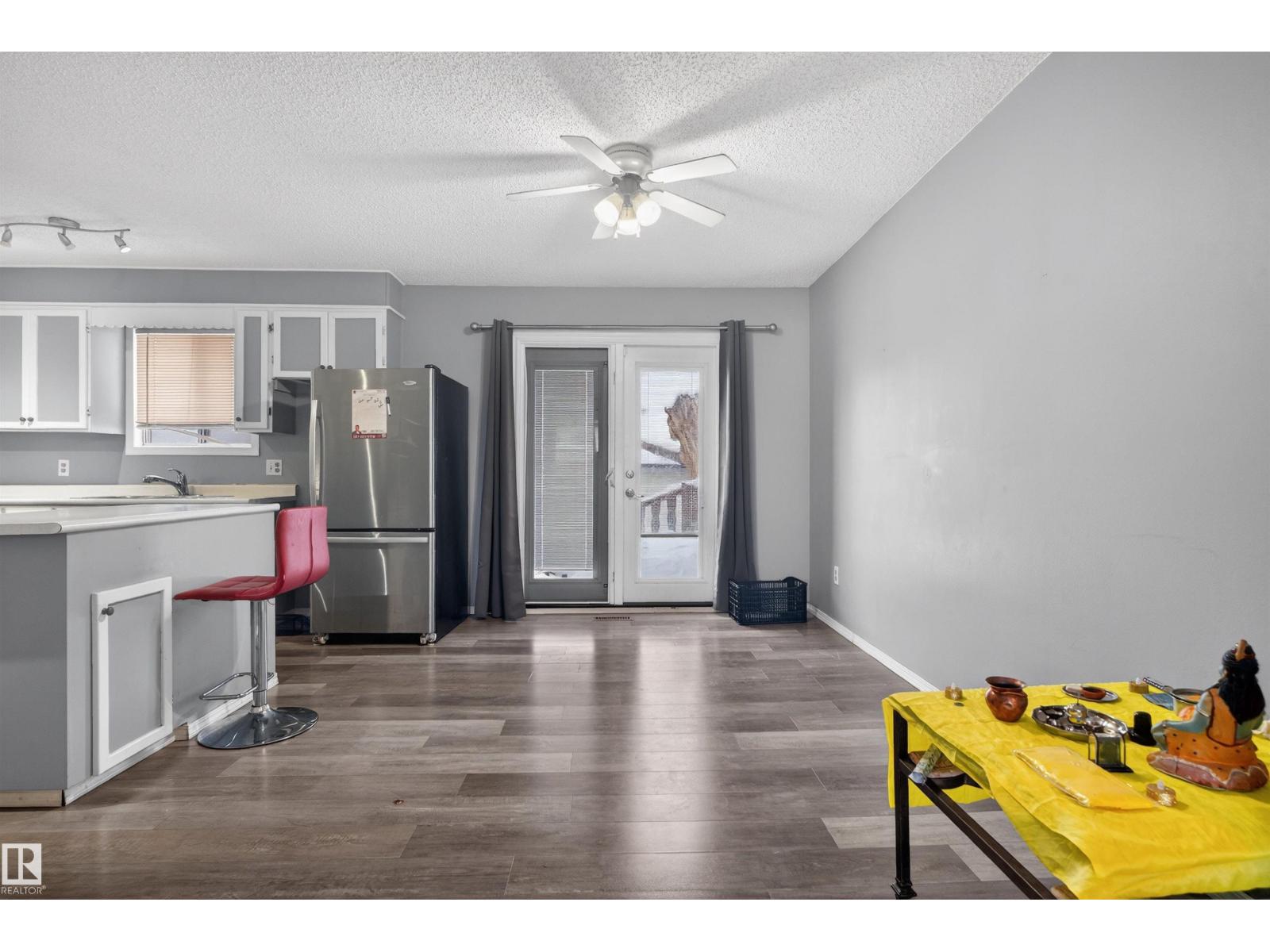 1732 61 ST NW, Edmonton