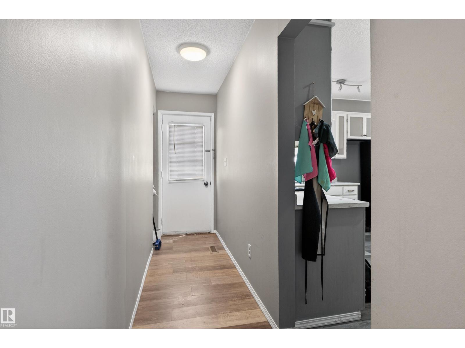 1732 61 ST NW, Edmonton