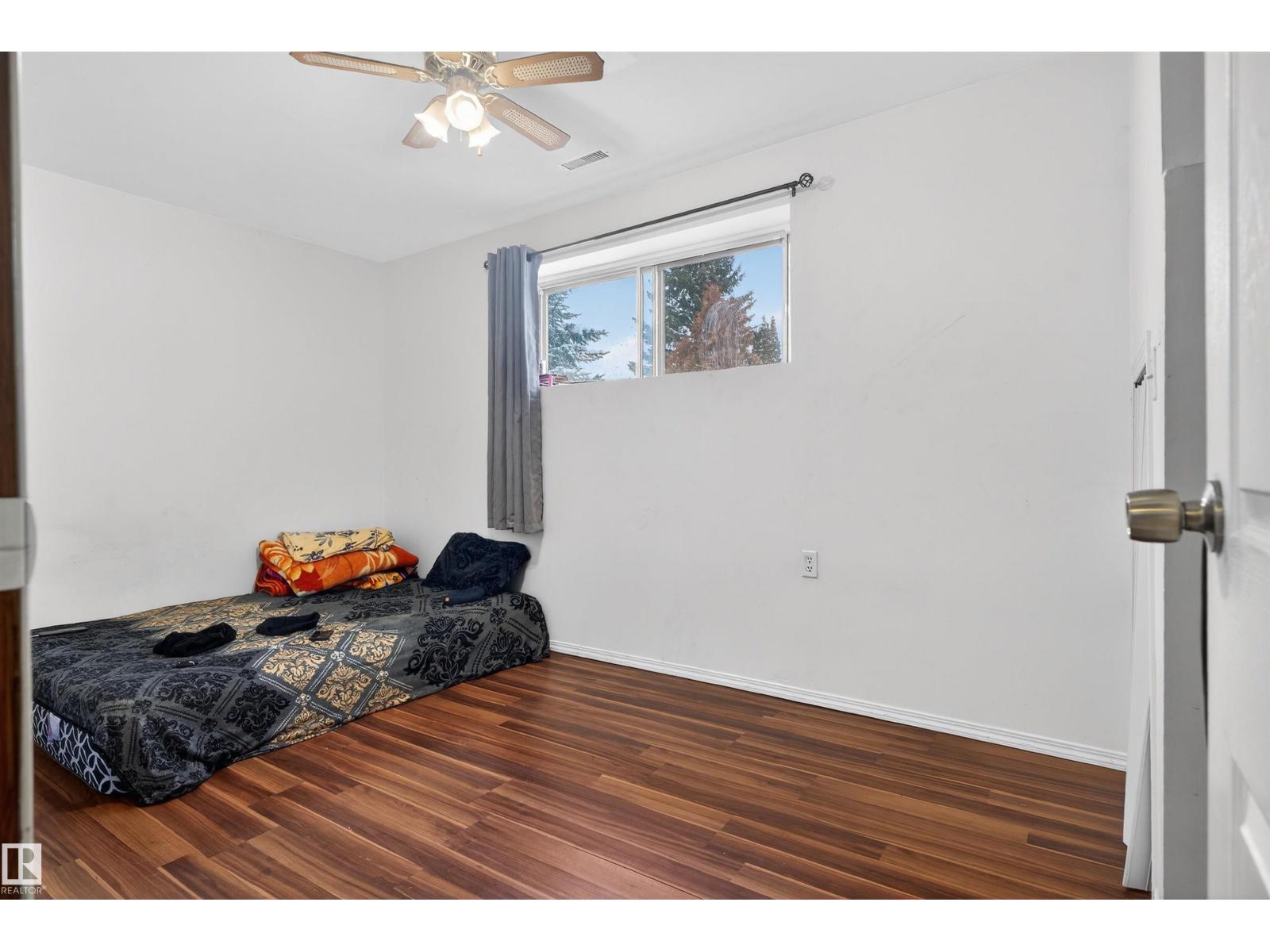 1732 61 ST NW, Edmonton