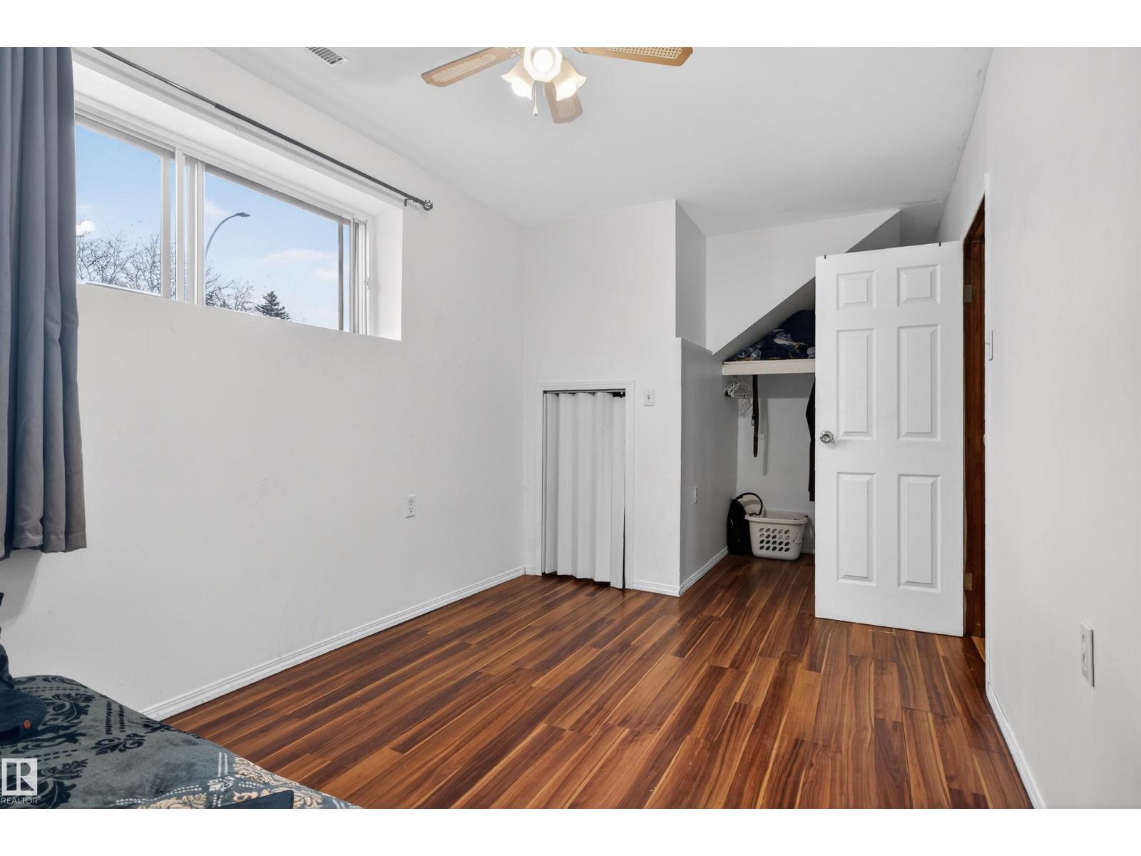 1732 61 ST NW, Edmonton