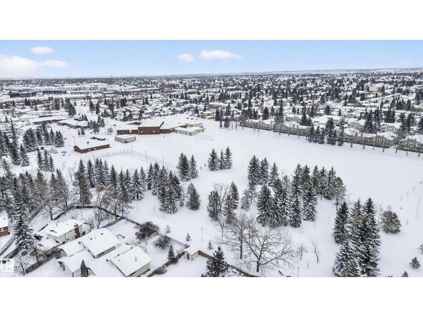 1732 61 ST NW, Edmonton