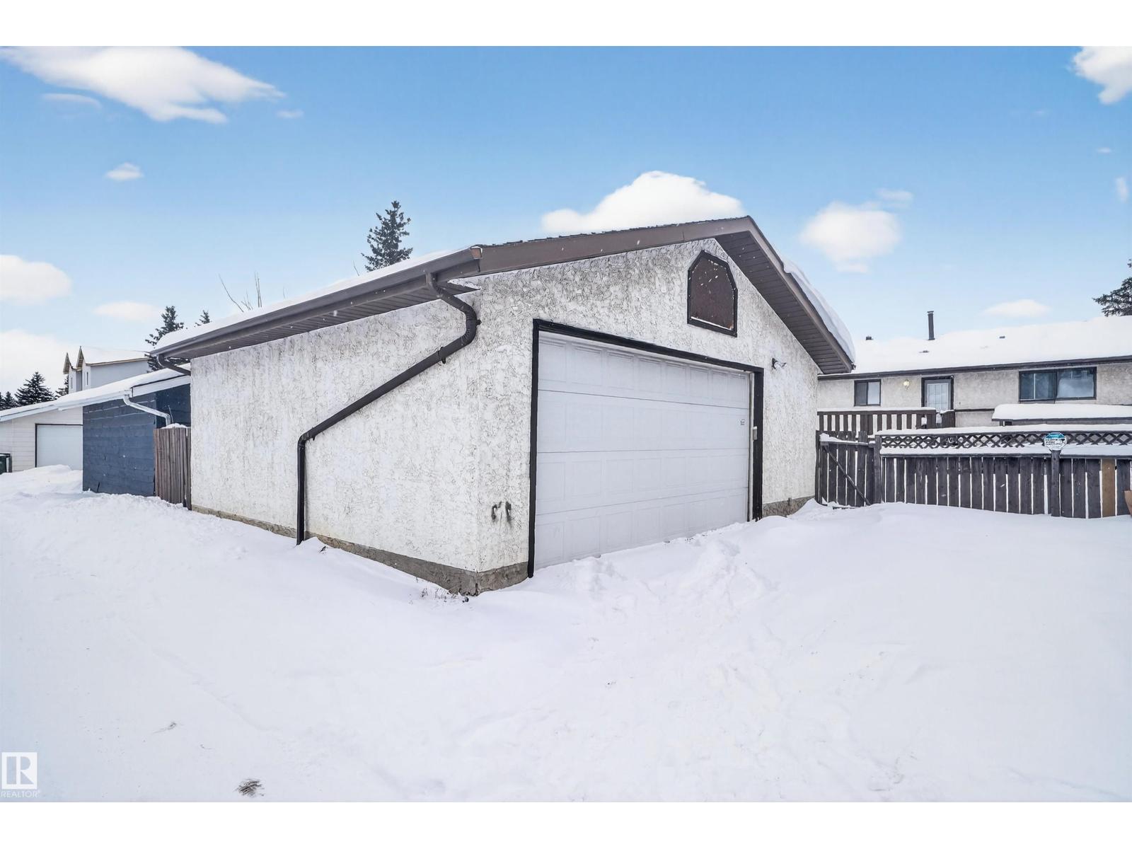 1732 61 ST NW, Edmonton