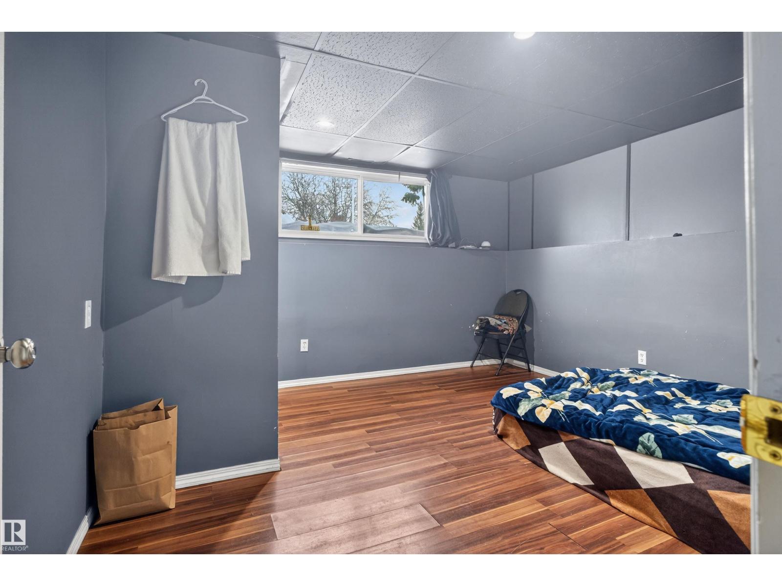 1732 61 ST NW, Edmonton