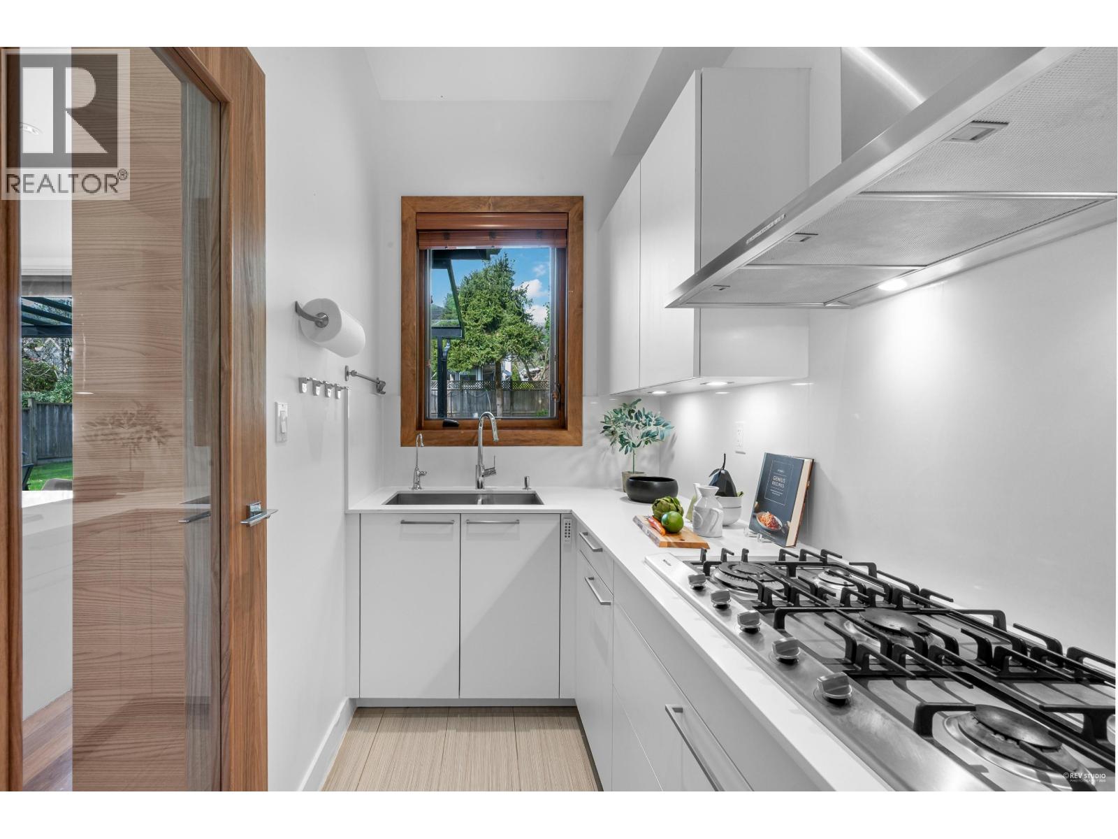 2227 HAYWOOD AVENUE, West Vancouver