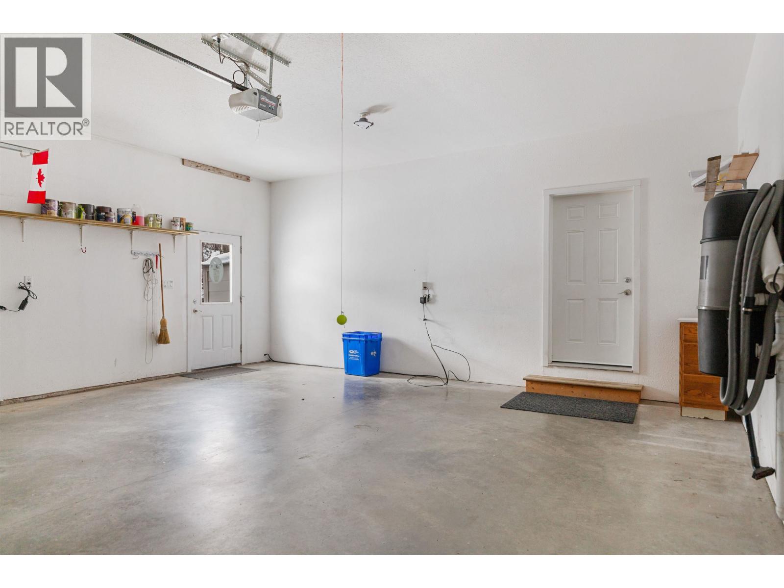 #158 1702 DYKE ROAD - 25