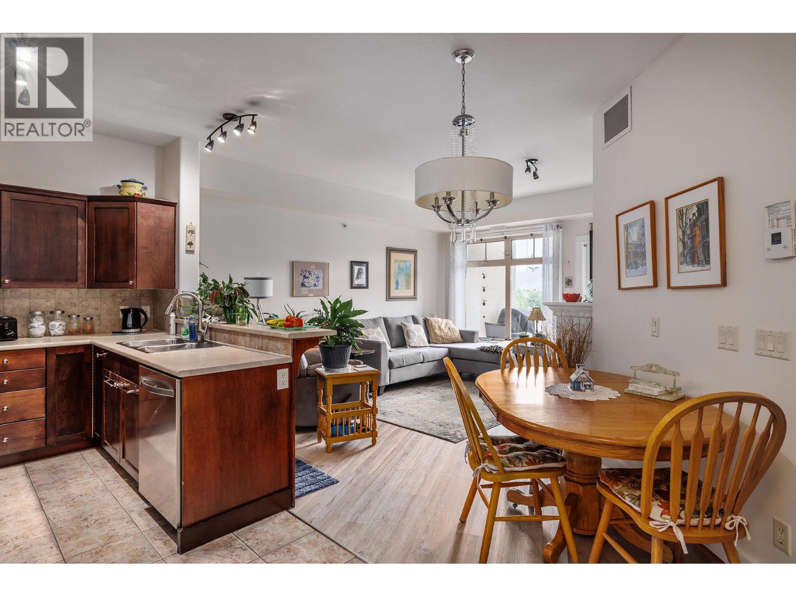 2551 Shoreline Drive Unit# 406, Lake Country