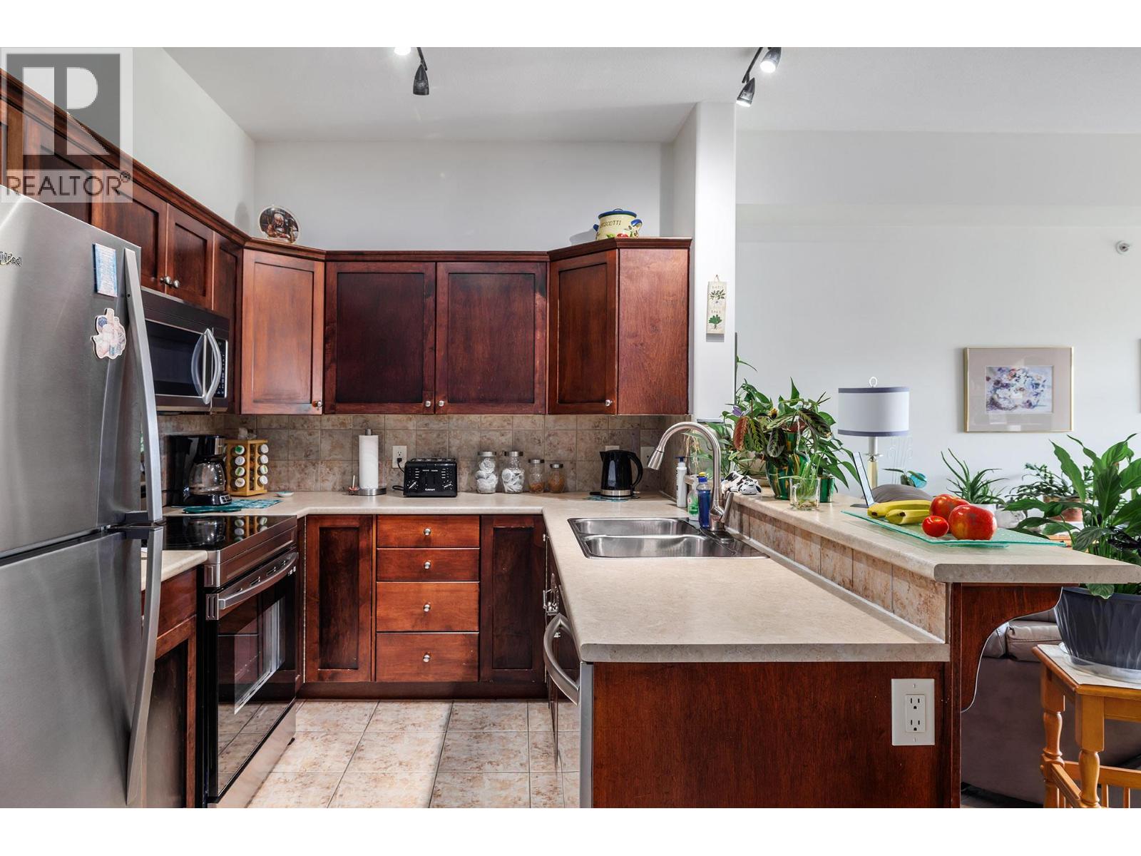 2551 Shoreline Drive Unit# 406, Lake Country