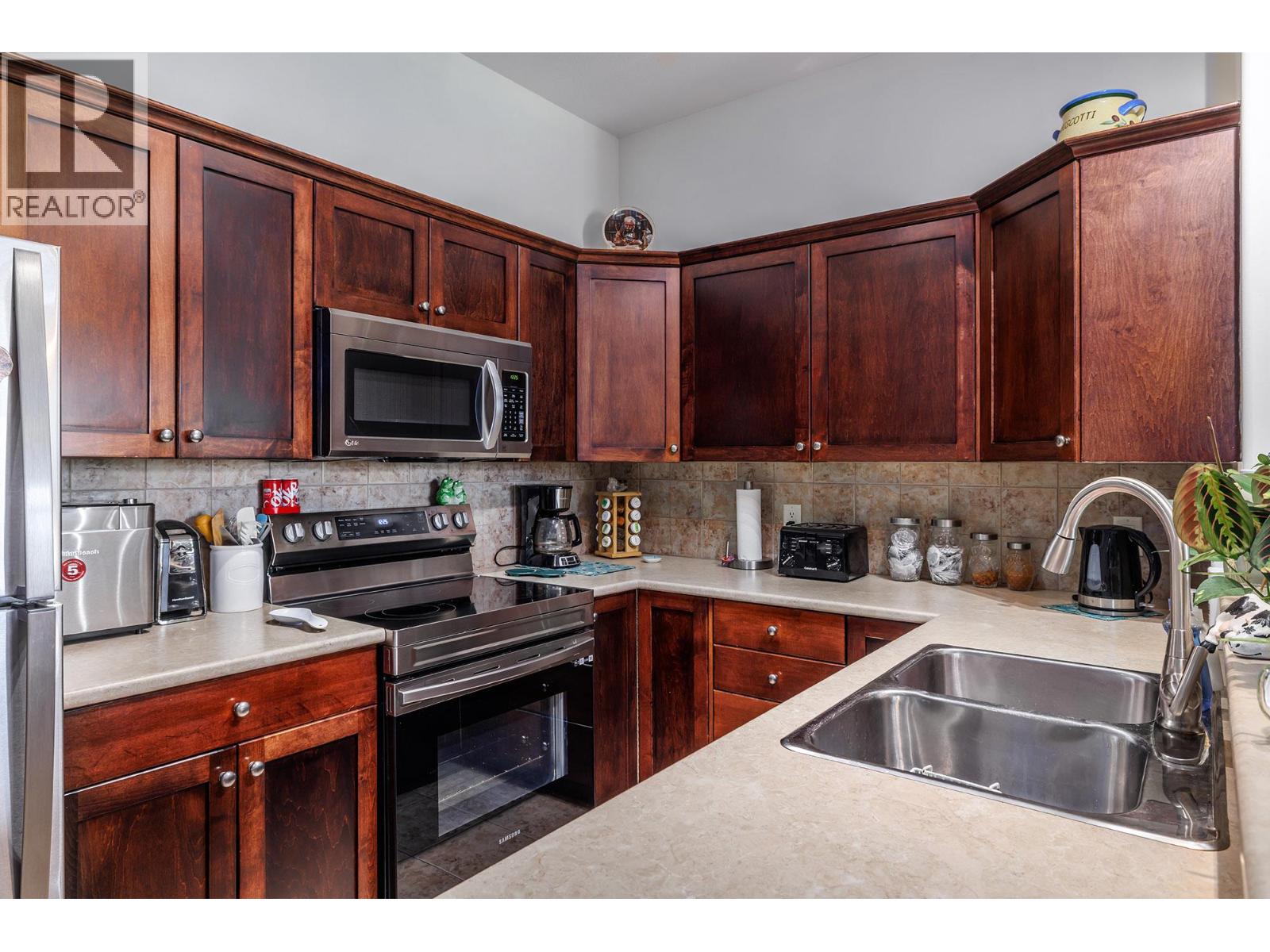 2551 Shoreline Drive Unit# 406, Lake Country
