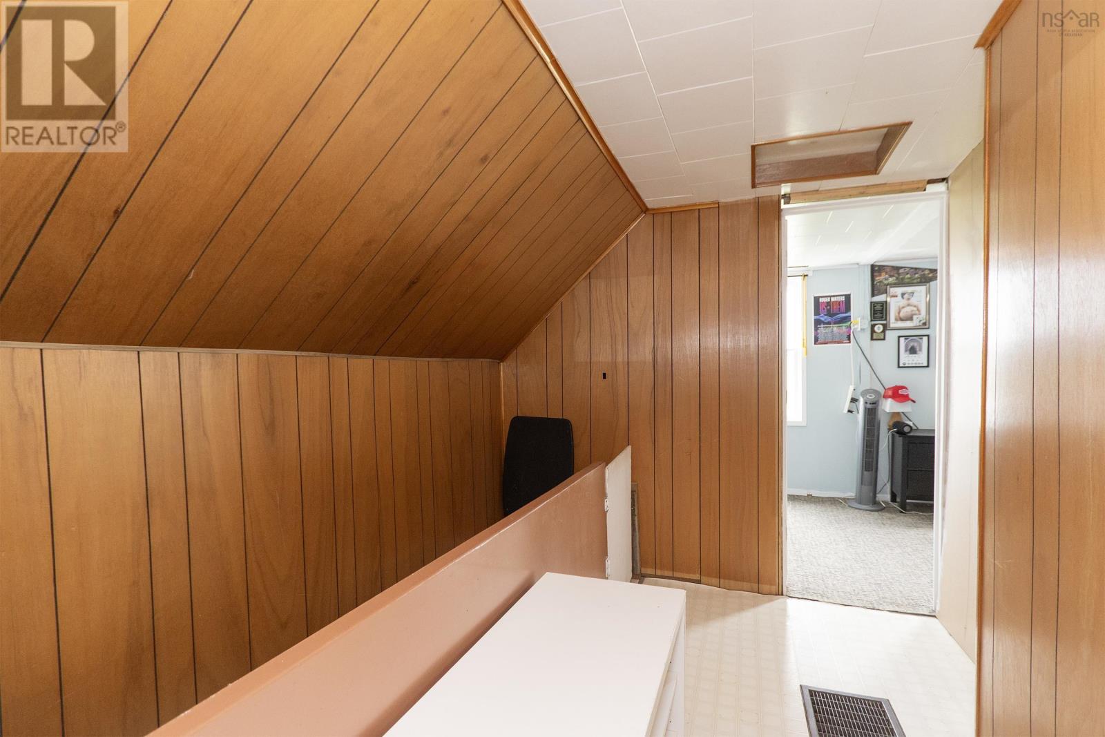 Property 21 of 35 of 527 Pit Road