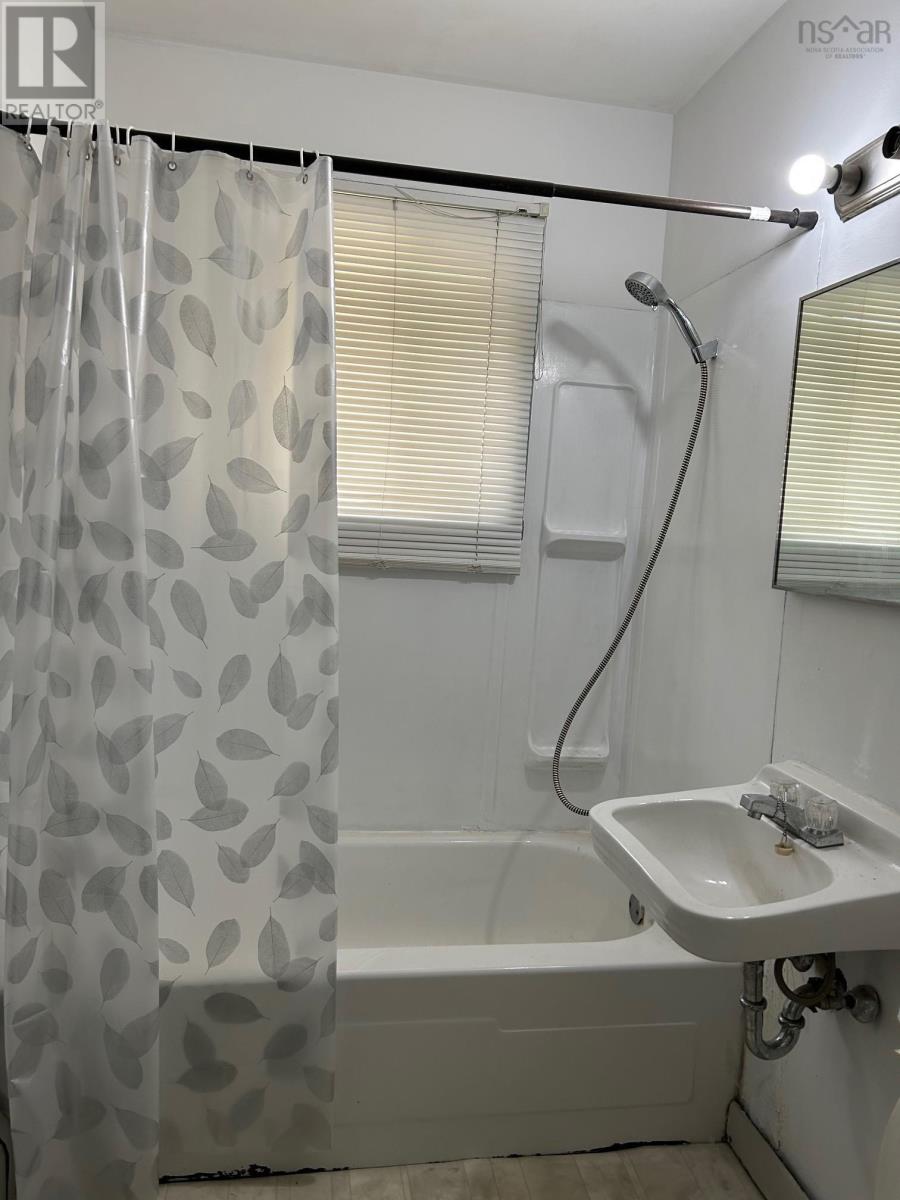 Property 23 of 28 of 36 Lyman Street