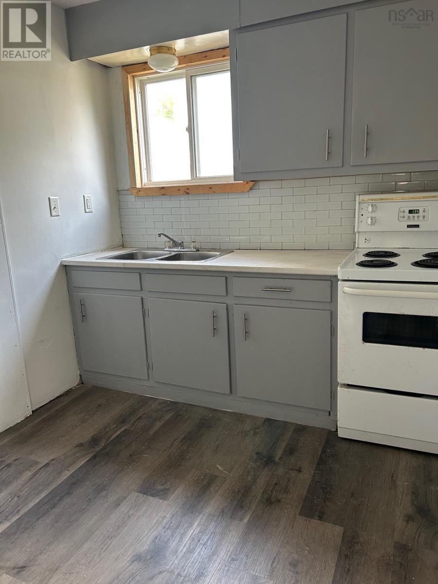 Property 1 of 28 of 36 Lyman Street