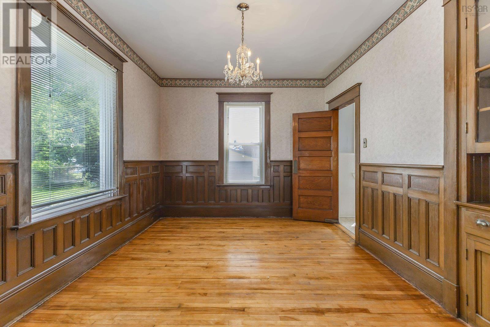 Property 22 of 49 of 548 Nelson Street