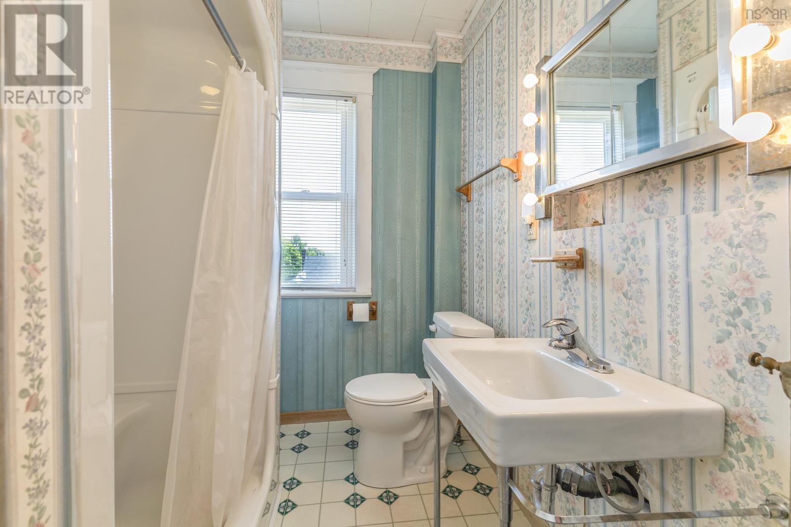 Property 23 of 49 of 548 Nelson Street