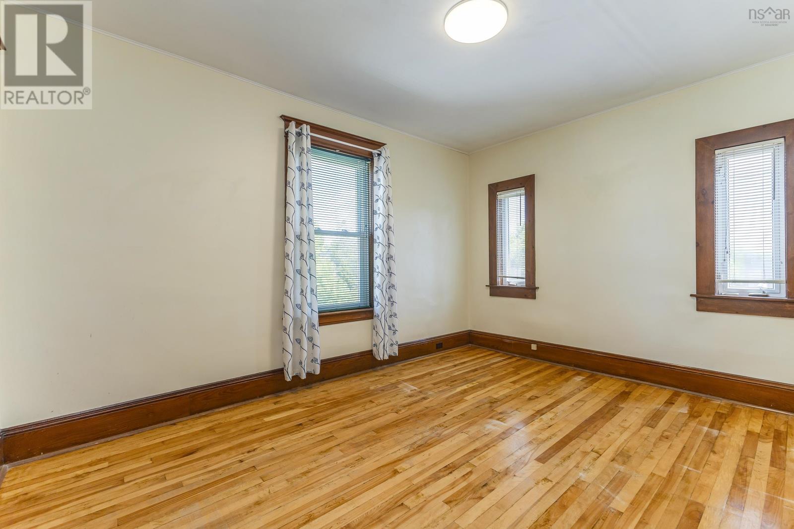 Property 17 of 49 of 548 Nelson Street