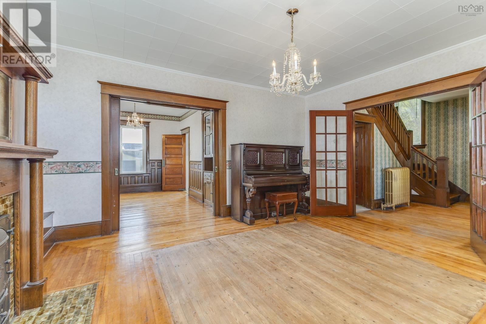 Property 25 of 49 of 548 Nelson Street