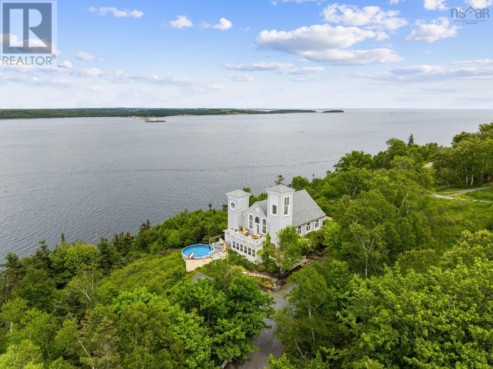 Property 25 of 46 of 4 York Redoubt Crescent