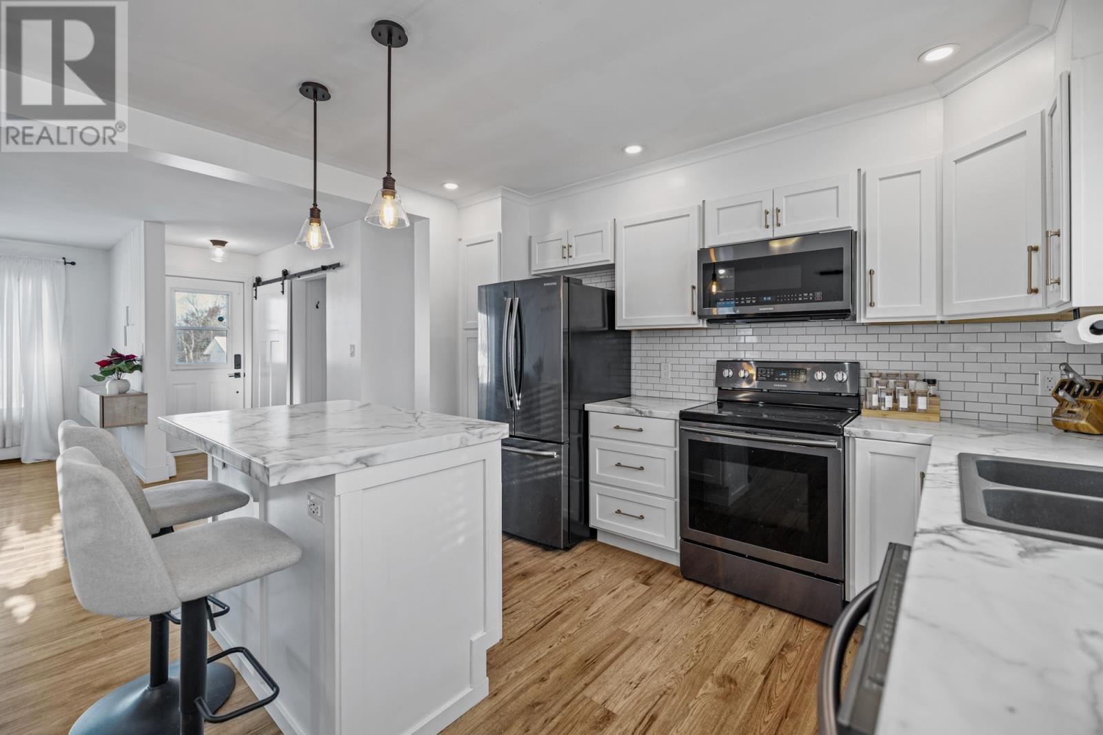 306 North Queen Elizabeth Drive - Photo 5 of 35, Charlottetown, Prince Edward Island