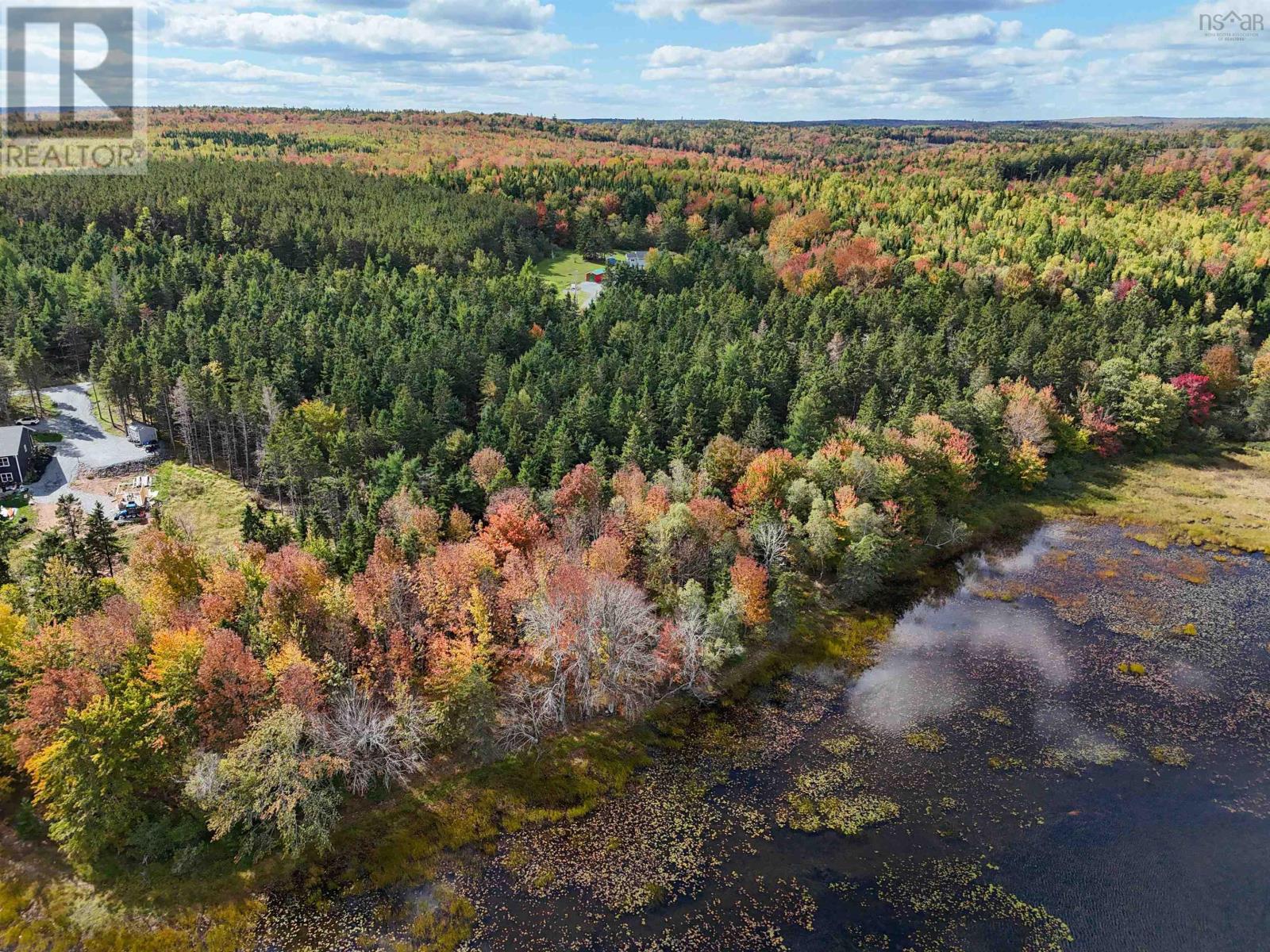 Property 1 of 19 of 994 Lake Egmont Road