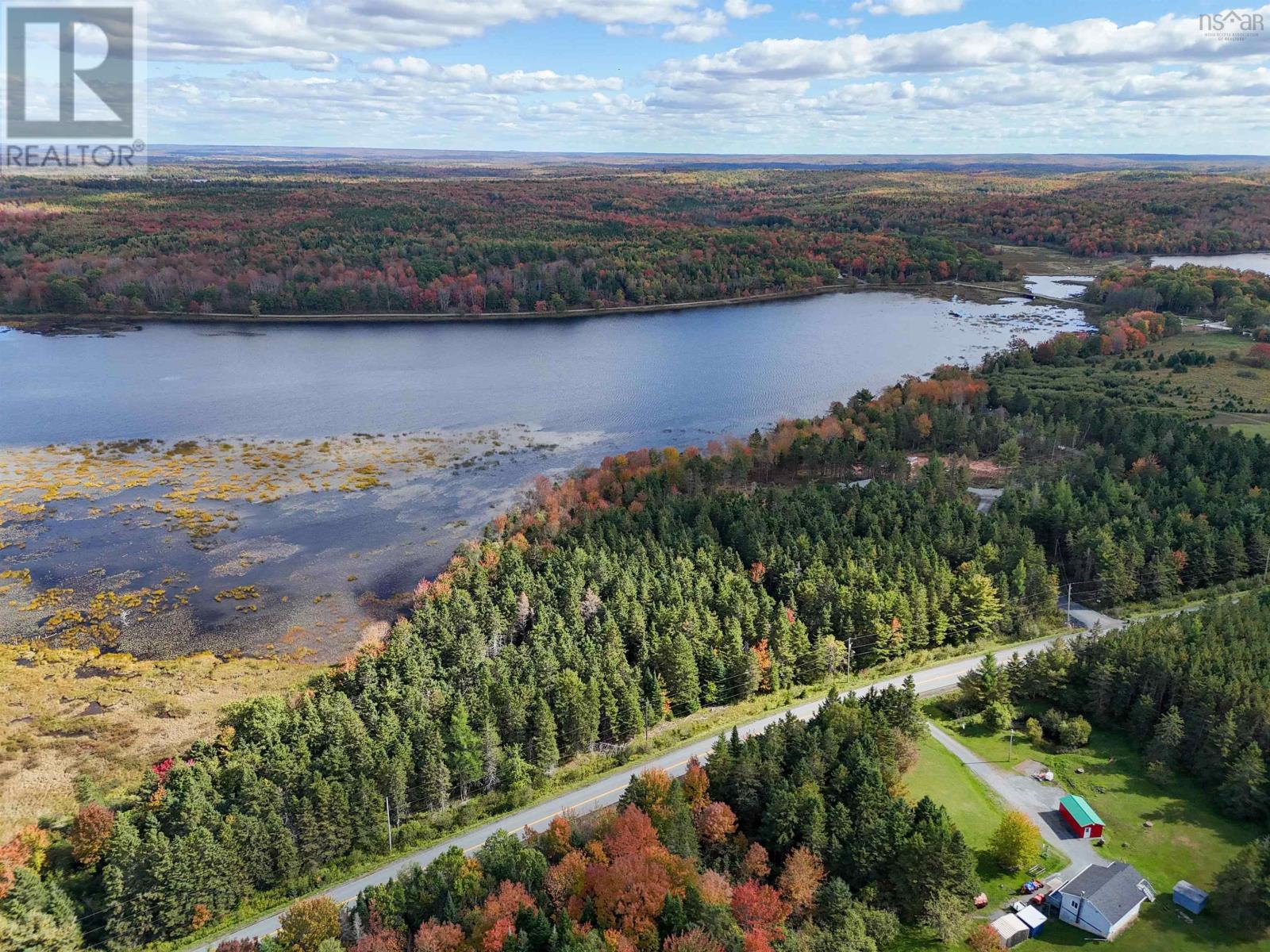 Property 13 of 14 of 998 Lake Egmont Road