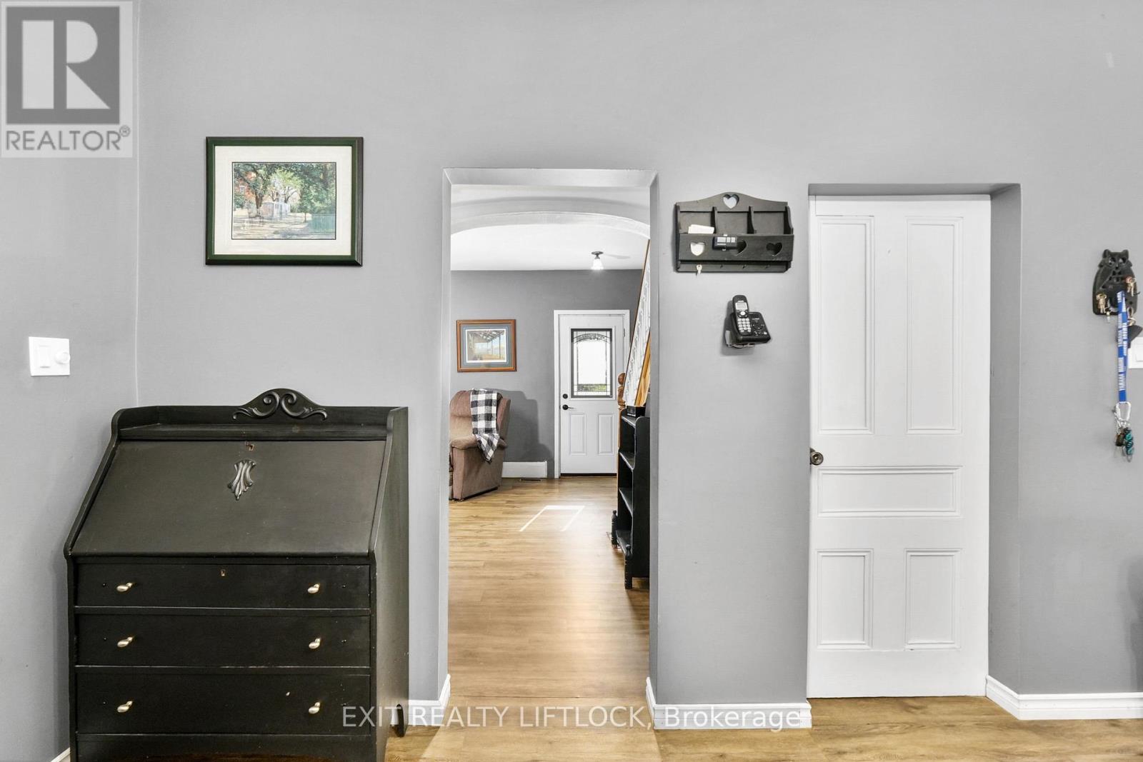 108 GODOLPHIN ROAD - 17