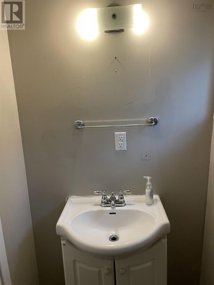 Property 4 of 8 of 1190/1192 Prince Street