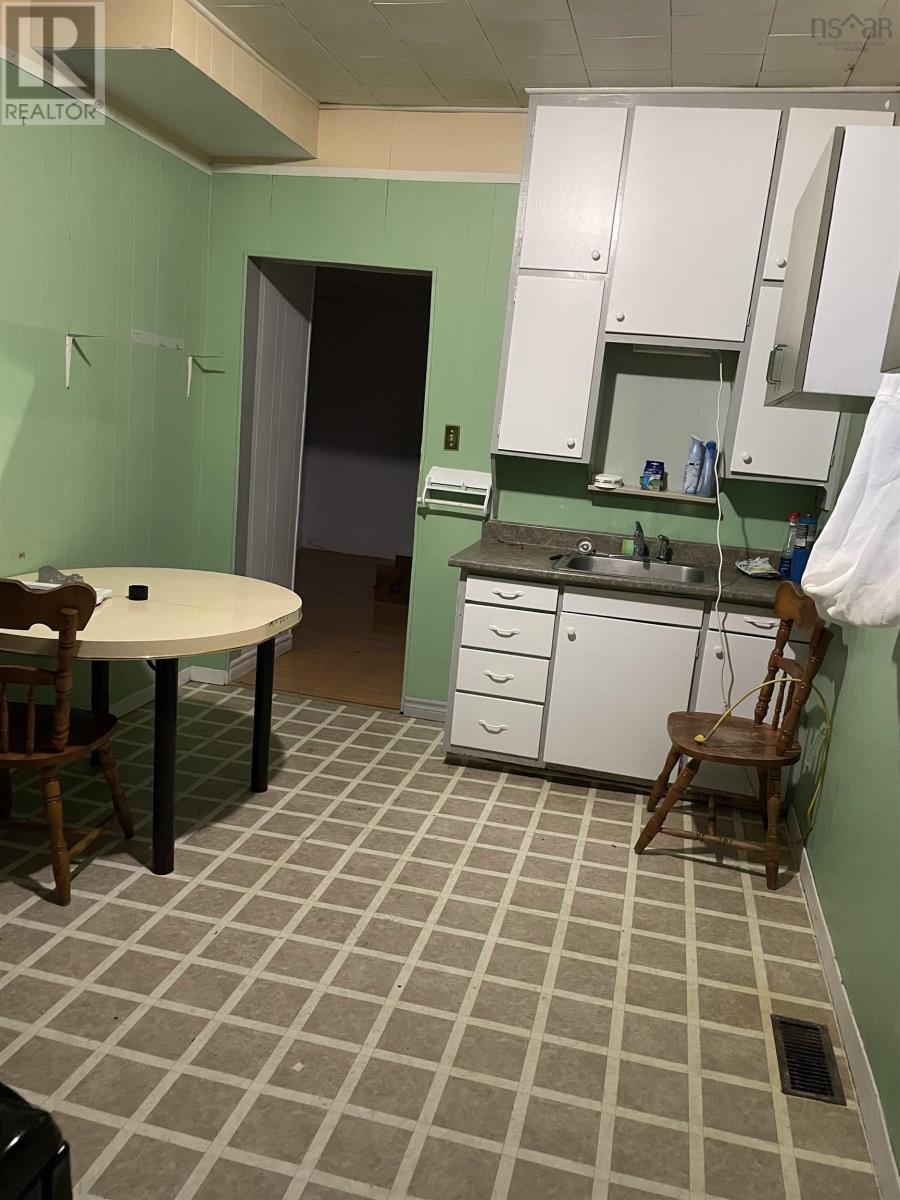 Property 2 of 8 of 1190/1192 Prince Street