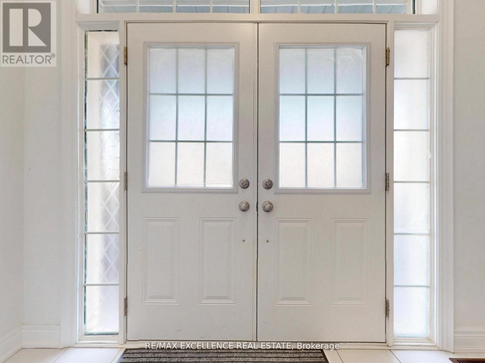 33 TIGER CRESCENT - Photo 2 of 28, Brampton (Sandringham-Wellington North), Ontario