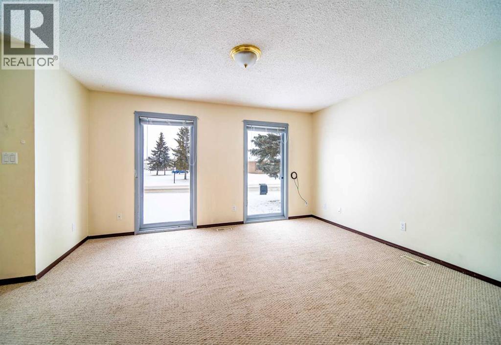 1601 5 Avenue - Photo 4 of 37, Wainwright, Alberta