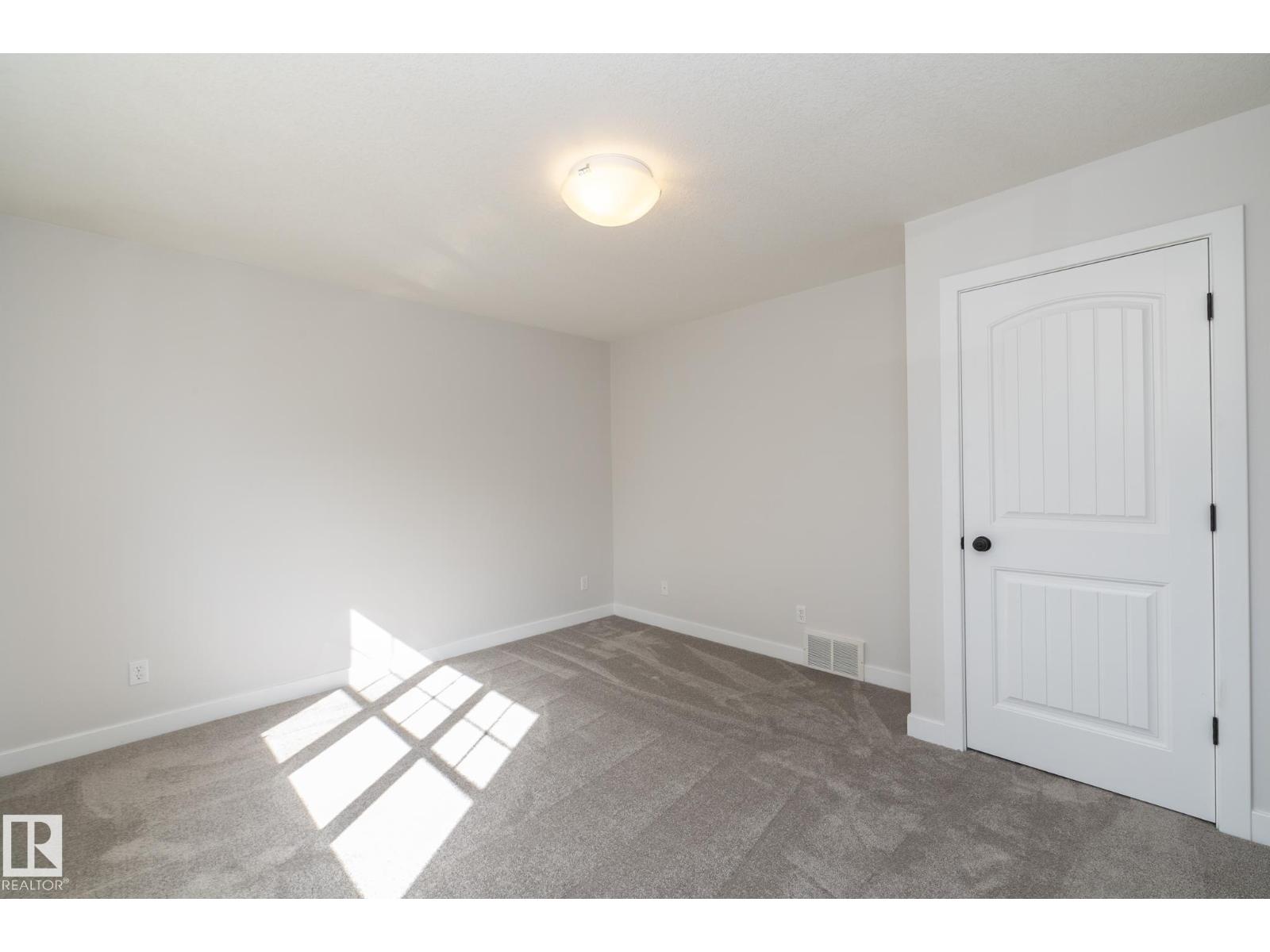 197 BIRCHWOOD CL, Devon