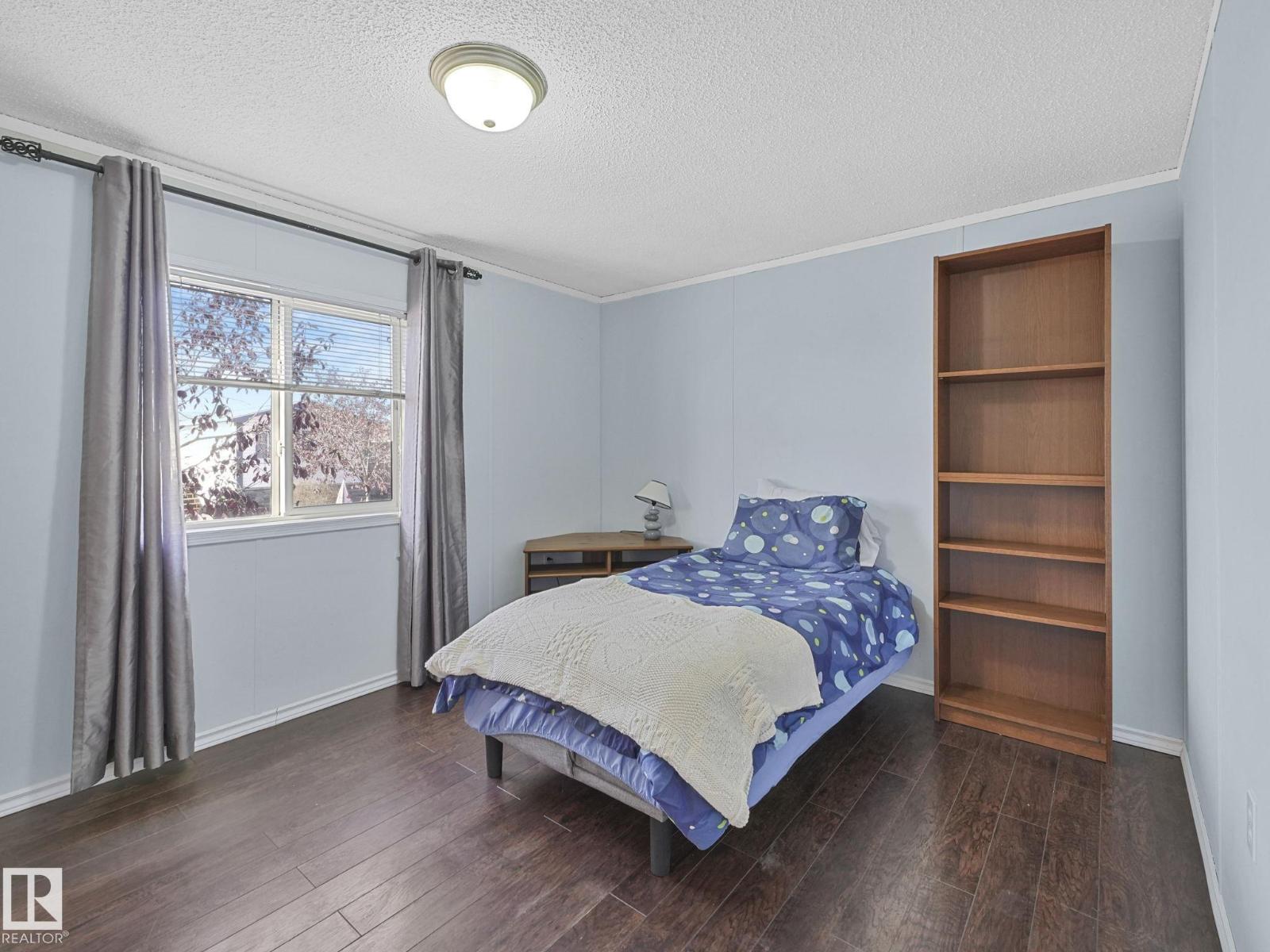 407 Oak Wood CR NW, Edmonton