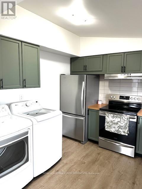 Single Family House Bungalow for Sale in  KAREN CRESCENT Hamilton (Mountview) 