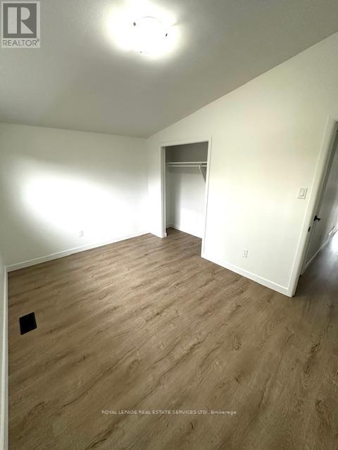 Single Family House Bungalow for Sale in  KAREN CRESCENT Hamilton (Mountview) 