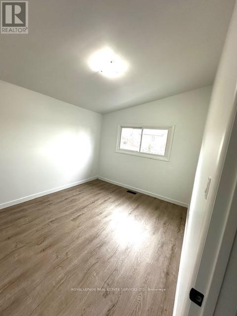 Single Family House Bungalow for Sale in  KAREN CRESCENT Hamilton (Mountview) 